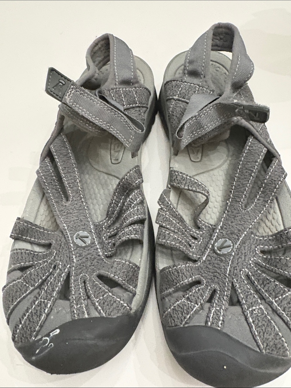 KEEN Women's Rose Sandal Gargoyle Raven Grey Outdoor Hiking Shoes Size 10.5
